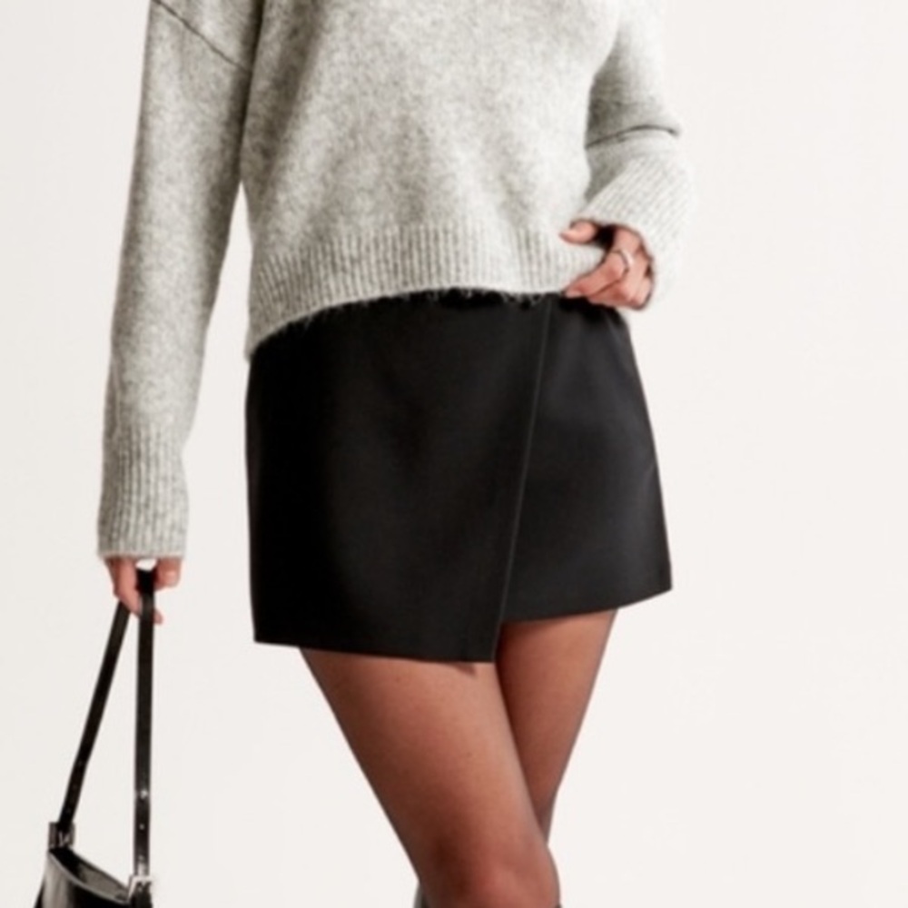 Abercrombie & Fitch Black Mini Skirt